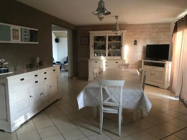 Semesterbostad Maison Pres De Bon Repos Laniscat